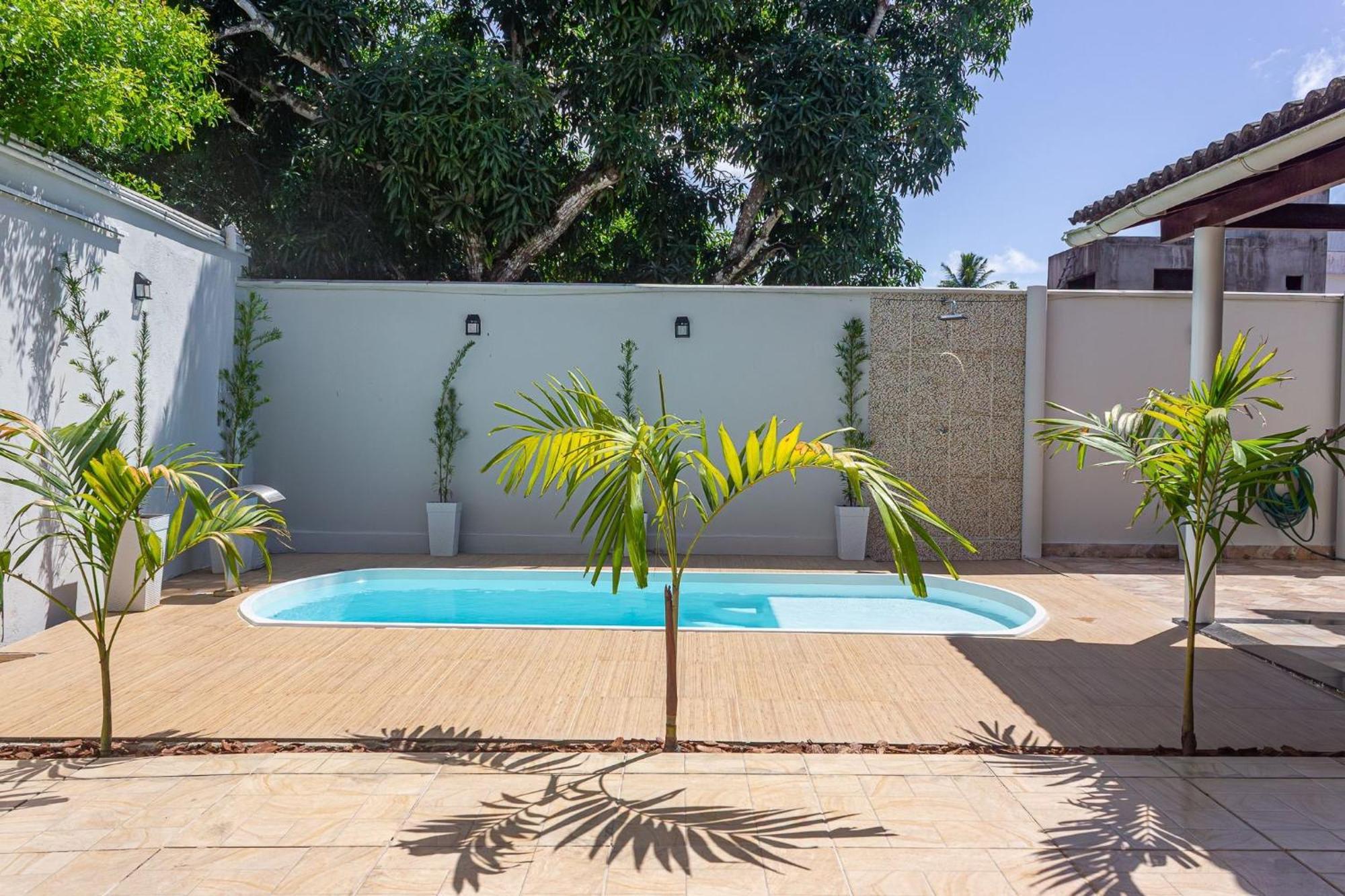 Casa de Férias Casa Privativa De 3 Quartos Com Piscina Com Aquecimento Solar A 800m Praias De Taperapuan, Ar Condicionado, Wifi 110mbps, Churrasqueira, Garagem 02 Carros