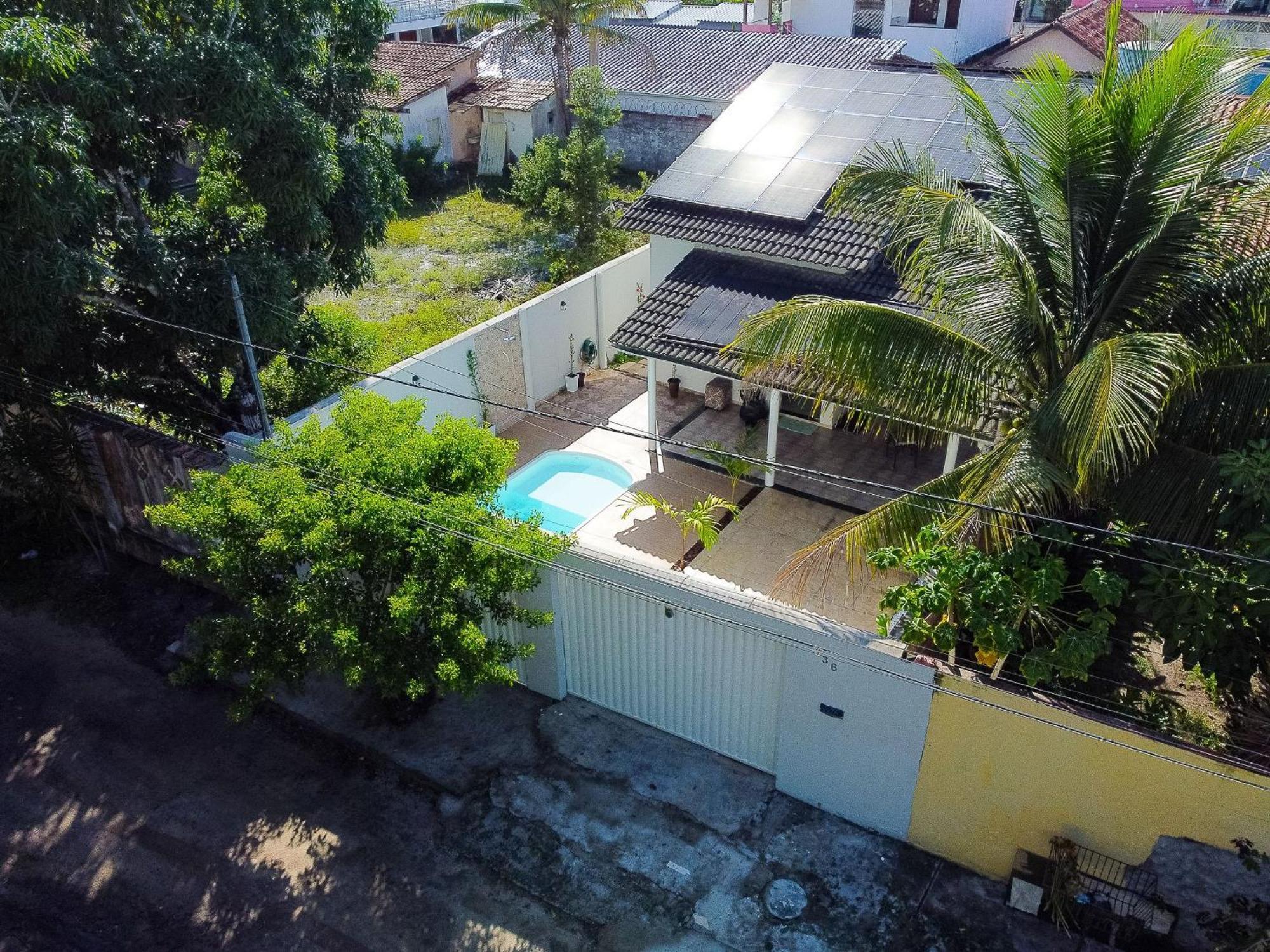 Casa Privativa De 3 Quartos Com Piscina Com Aquecimento Solar A 800m Praias De Taperapuan, Ar Condicionado, Wifi 110mbps, Churrasqueira, Garagem 02 Carros *