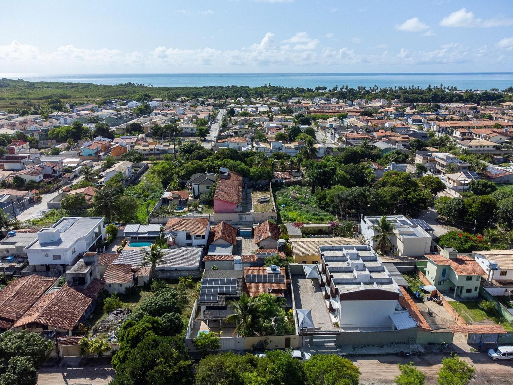 Casa Privativa De 3 Quartos Com Piscina Com Aquecimento Solar A 800m Praias De Taperapuan, Ar Condicionado, Wifi 110mbps, Churrasqueira, Garagem 02 Carros Porto Seguro