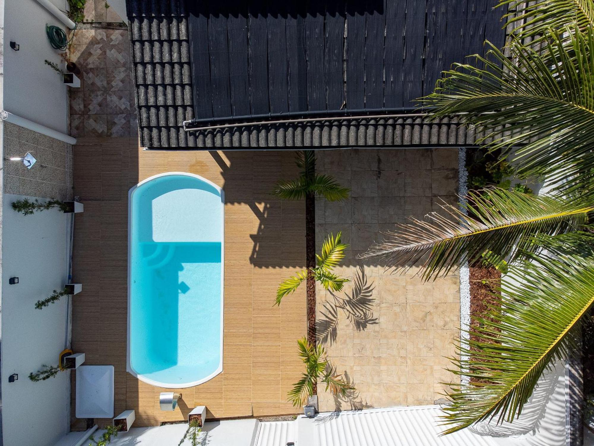 Casa de Férias Casa Privativa De 3 Quartos Com Piscina Com Aquecimento Solar A 800m Praias De Taperapuan, Ar Condicionado, Wifi 110mbps, Churrasqueira, Garagem 02 Carros