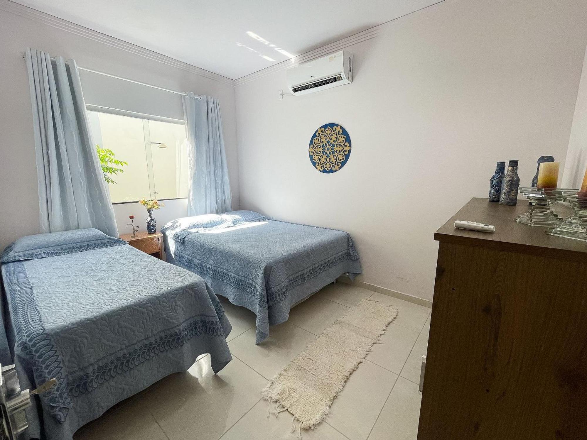 Casa Privativa De 3 Quartos Com Piscina Com Aquecimento Solar A 800m Praias De Taperapuan, Ar Condicionado, Wifi 110mbps, Churrasqueira, Garagem 02 Carros Casa de Férias *