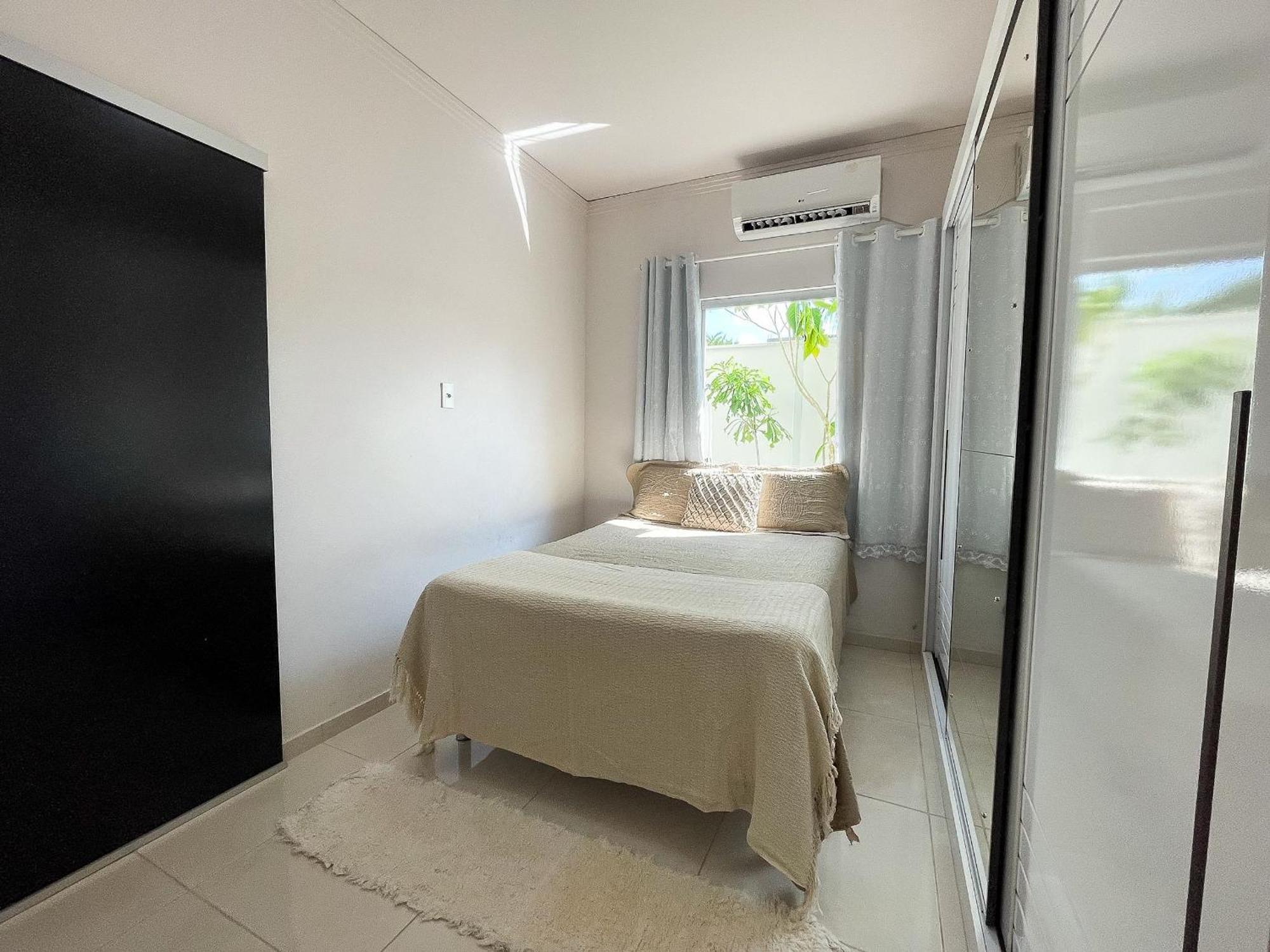 Casa Privativa De 3 Quartos Com Piscina Com Aquecimento Solar A 800m Praias De Taperapuan, Ar Condicionado, Wifi 110mbps, Churrasqueira, Garagem 02 Carros Casa de Férias Porto Seguro